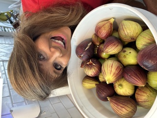 Teri Viduna with a fresh harvest of figs